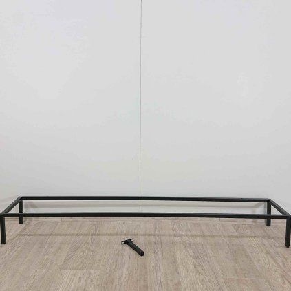 Černé kovové podnoží 32x165 cm
