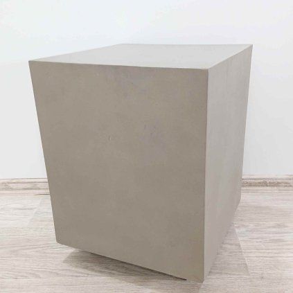 Šedý cementový konferenční stolek Rustella 35 x 35 cm Kave Home