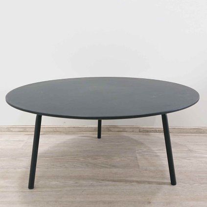 Černý betonový konferenční stolek Mathis 70 cm Kave Home