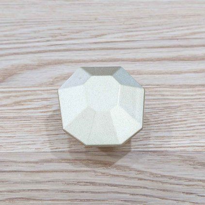 Nábytková úchytka zlatá plast 5 cm