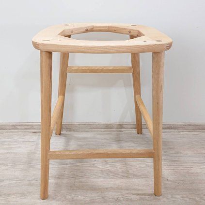 Dřevěné podnoží k barové židli 57,5 cm