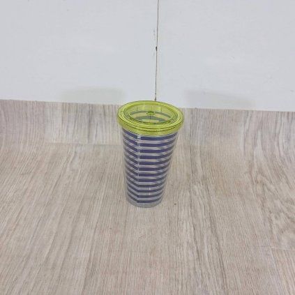 Modro-bílý pruhovaný kelímek se zeleným víčkem Premier Housewares Mimo, 450 ml