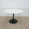 Kulatý černo-bílý jídelní stůl Marckeric Oda, ? 110 cm