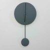 Šedé nástěnné hodiny Zuiver Minimal